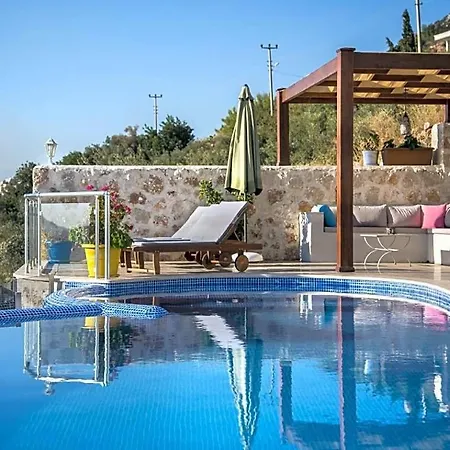 In Sleeps 10 Includes Swimming Pool Air Con And Wifi 9