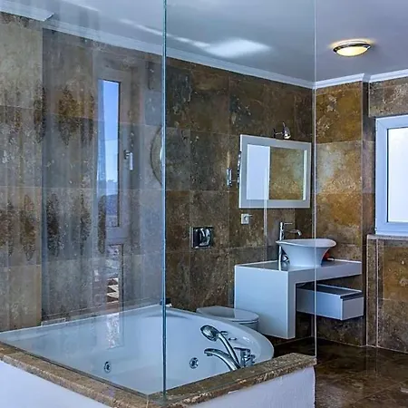 Vila In Sleeps 10 Includes Swimming Pool Air Con And Wifi 9 Kalkan